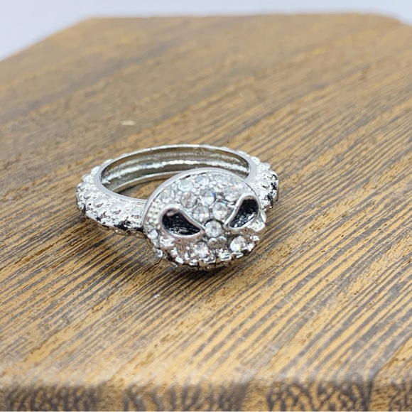 Jack Skellington pave crystal and enamel Nightmare Before Christmas ring sz 6.5 - Picture 10 of 12